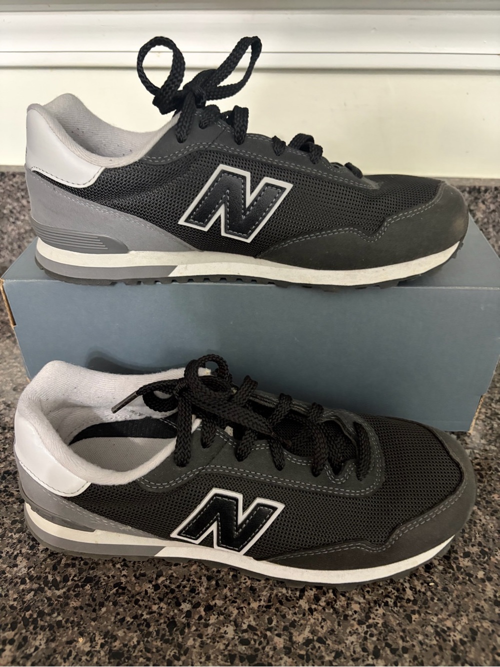 New Balance Men's Black and Gray Retro Sneaker